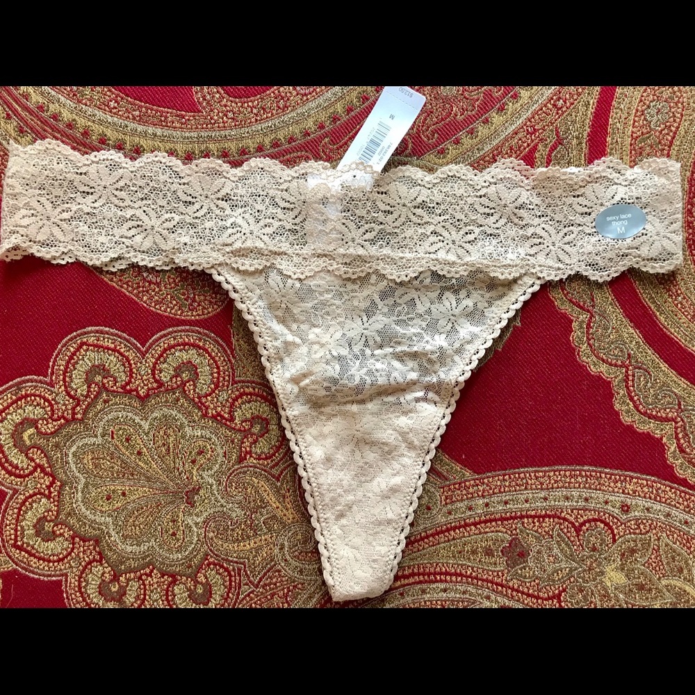 GAP Sexy LACE THONG ~ NUDE ~ Medium ~ New+Tag